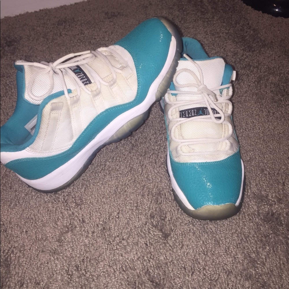 Jordan Aqua 11’s